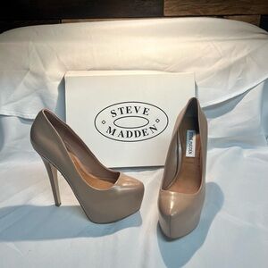 Steve Madden pumps